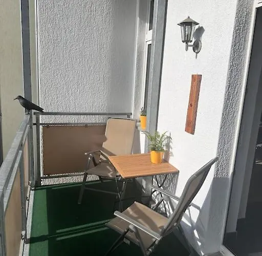 Altstadt In Unmittelbarer Naehe Zu Saale Und Marktplatz Mit Privatem Parkplatz